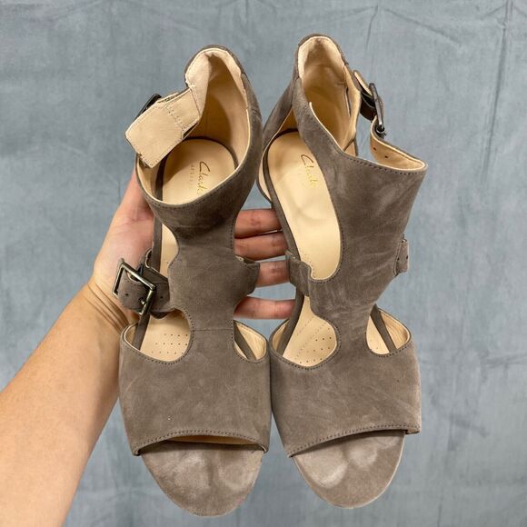 Clarks Heels Womens 9 Tan Open Toe Cushioned Chunky Block Faux Leather - Picture 2 of 7